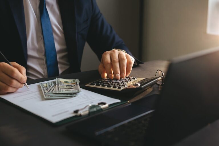 Minimum Salary in the UAE